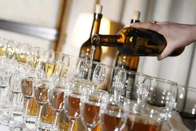 国内罐装和原瓶进口酒质 (国内灌装的酒算进口吗)