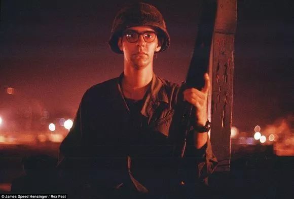 为消灭一名越南*击狙**手，美军动用整个炮兵团狂轰滥炸了一整晚