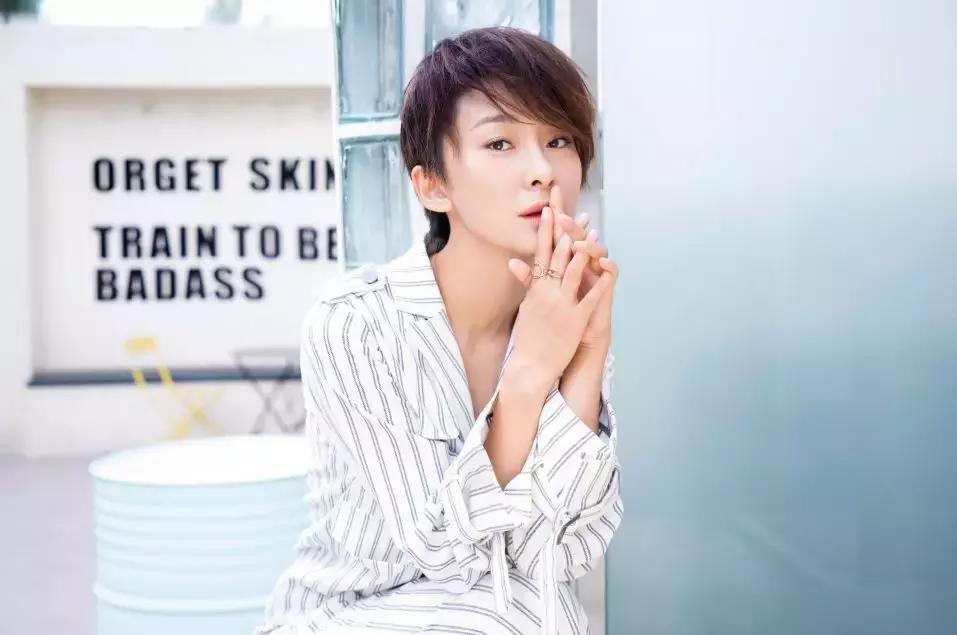 从服务员到好莱坞最红华裔女艺人,从服务员到明星