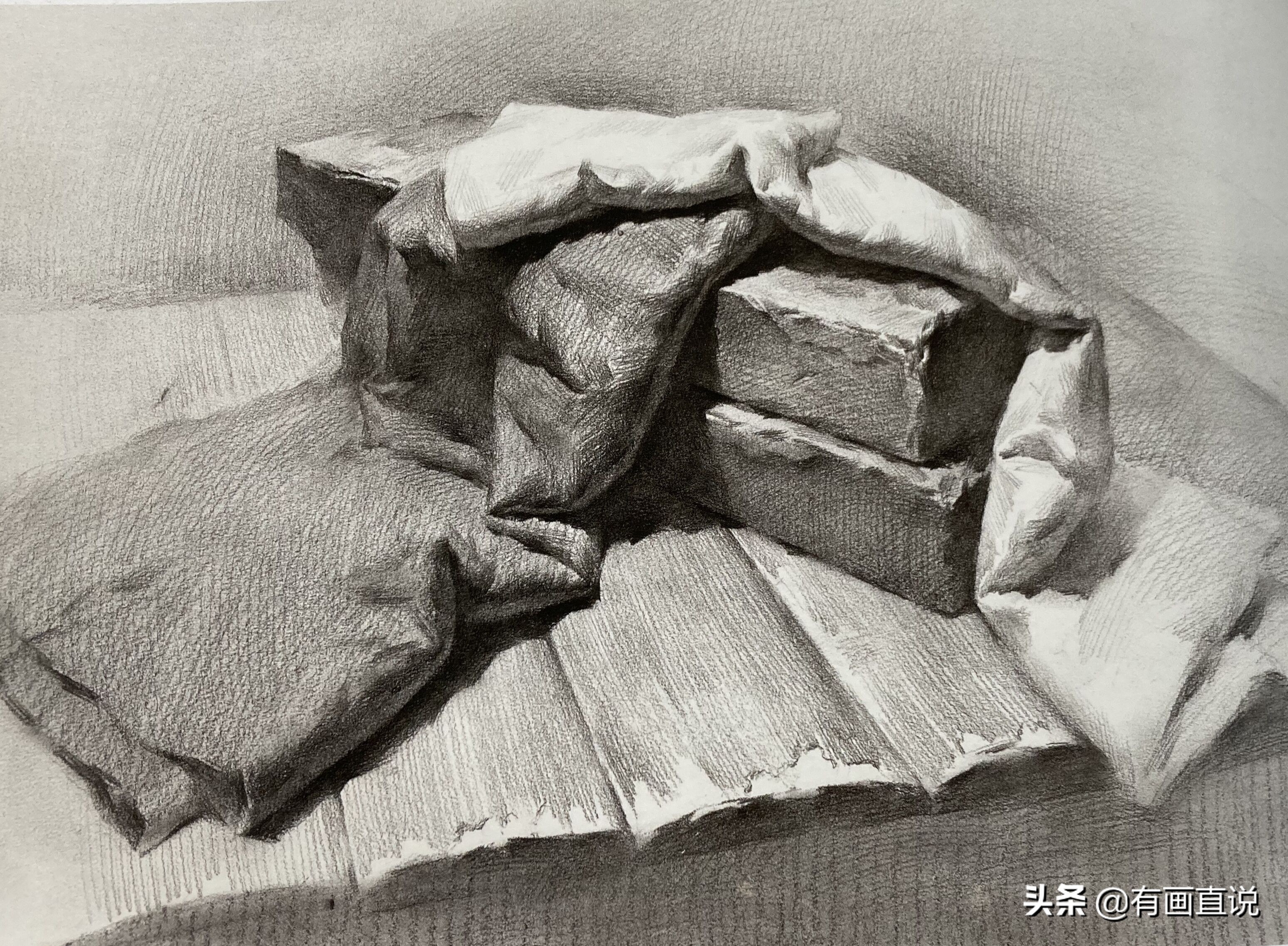 素描绘画中你容易轻忽的细节，衬布和衣服的刻画，分享课程素材