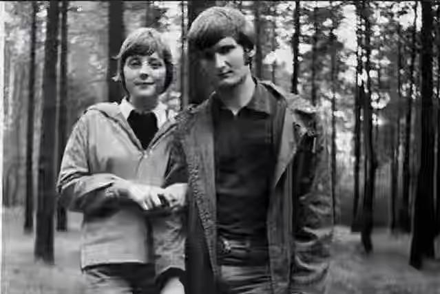 閾佸瀛愰粯鍏嬪皵鍗镐换鍦ㄥ嵆,寰峰浗鎬荤悊榛樺厠灏斿嵏浠婚搧濞樺瓙