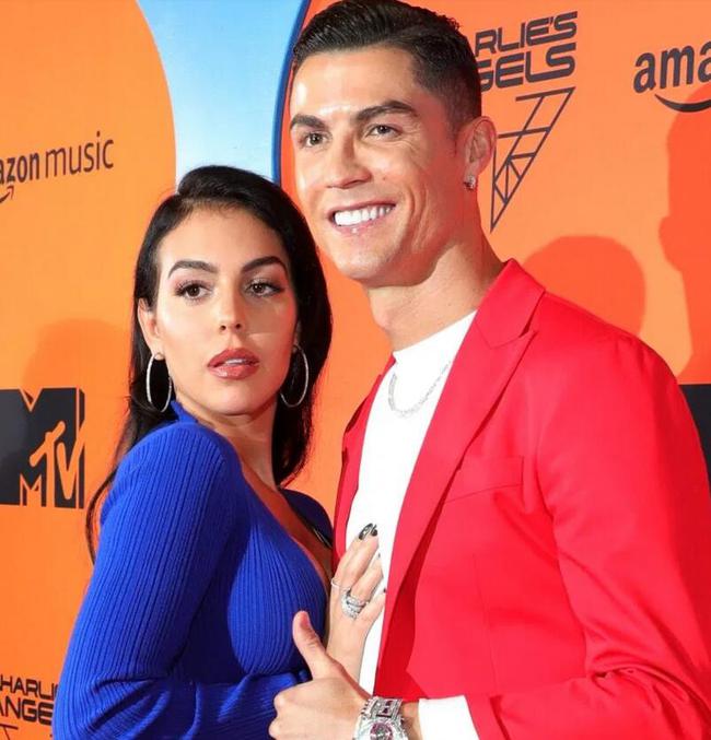 英国足球史上最贵年轻球员500万的钻戒，为何送给售货员乔治娜？