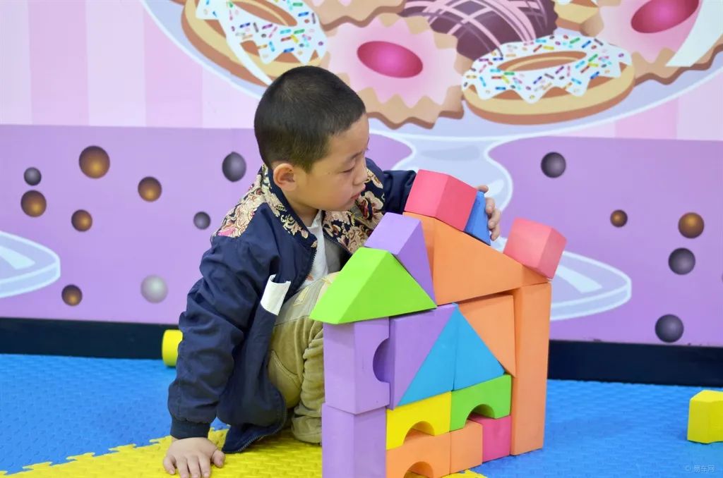 什么玩具对小孩子大脑发育好,孩子越玩越聪明的3种玩具