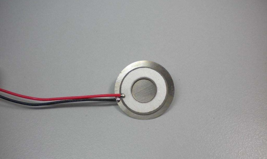 超声波加湿器水箱往下流水的原理,超声波加湿器使用的什么原理