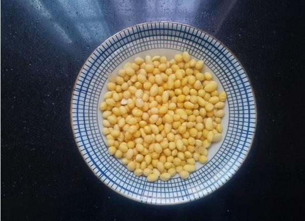 黄豆炖猪蹄可以直接煮烂吗,黄豆炖猪蹄怎么才能软烂
