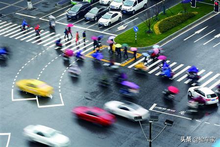 二手丰田致炫哪一年划算,跨界后更好看丰田致炫值不值得买