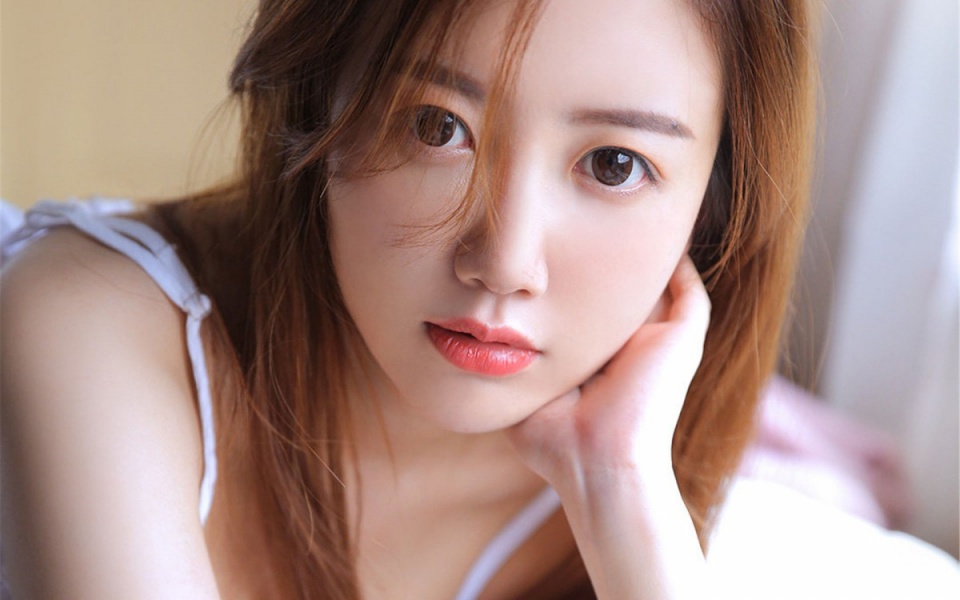 假发可烫染全头,真人假发可以用药水拉直吗