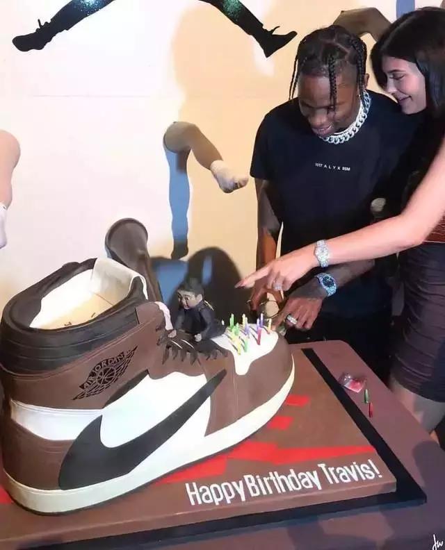 倒钩aj1多少钱买合适,倒钩aj低帮补售