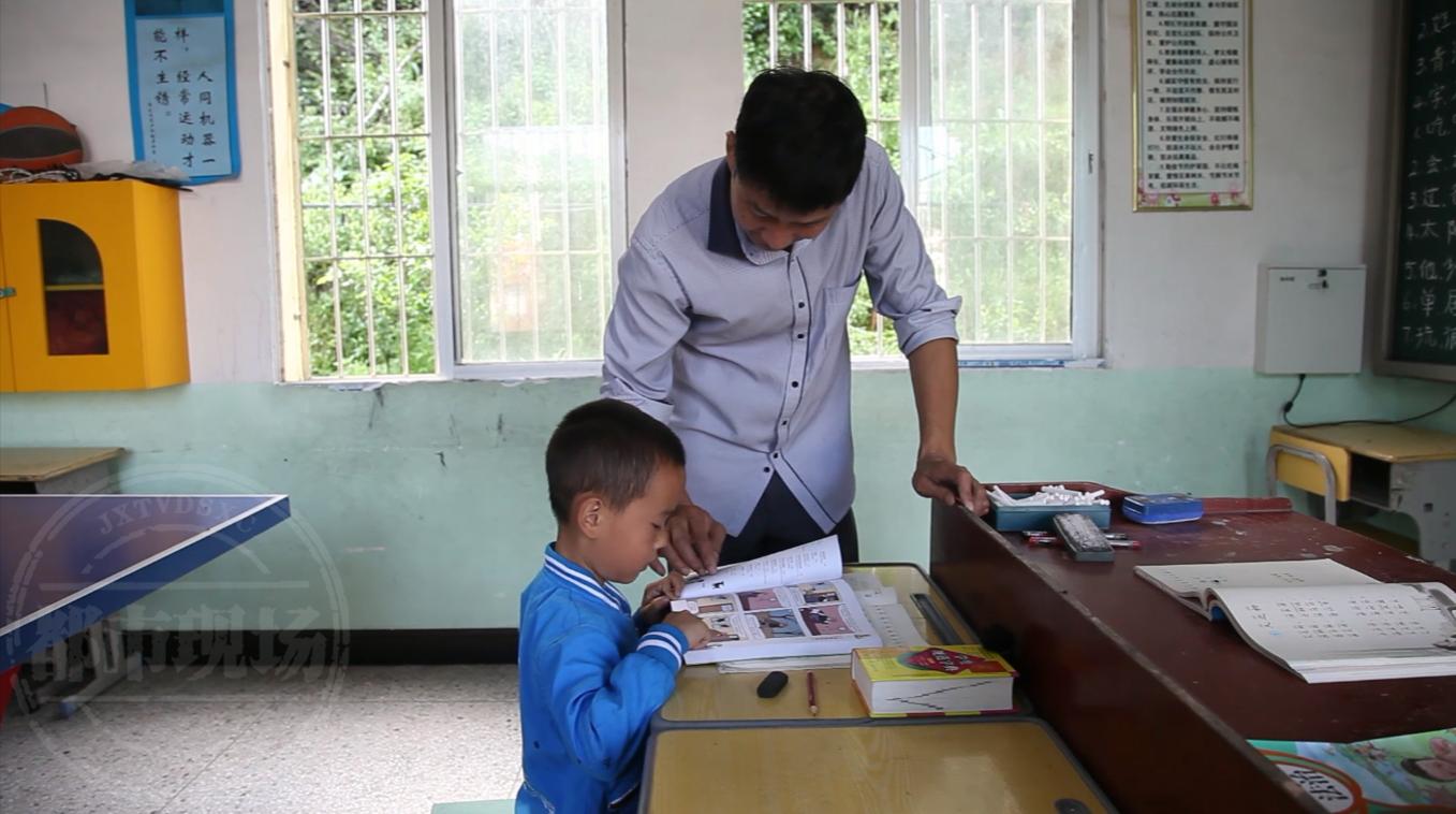 1个老师教1个学生,1个老师7个学生共度六一儿童节