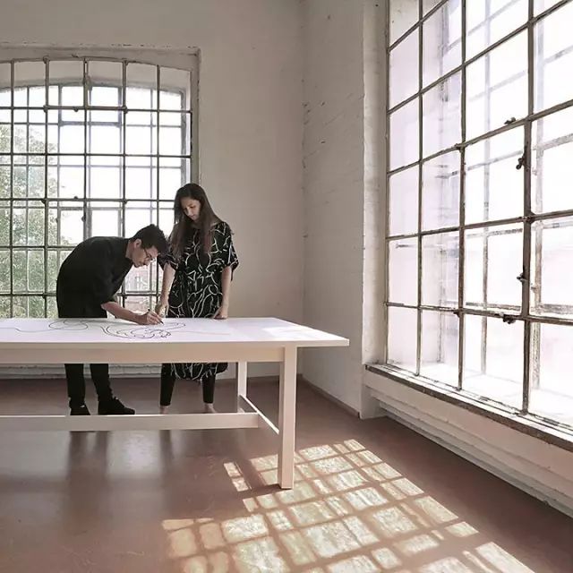 画logo有几种画法,一笔就能画出来logo