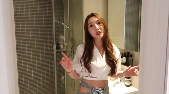 韩国美女晒独居公寓引11万人围观衣帽间全是名牌