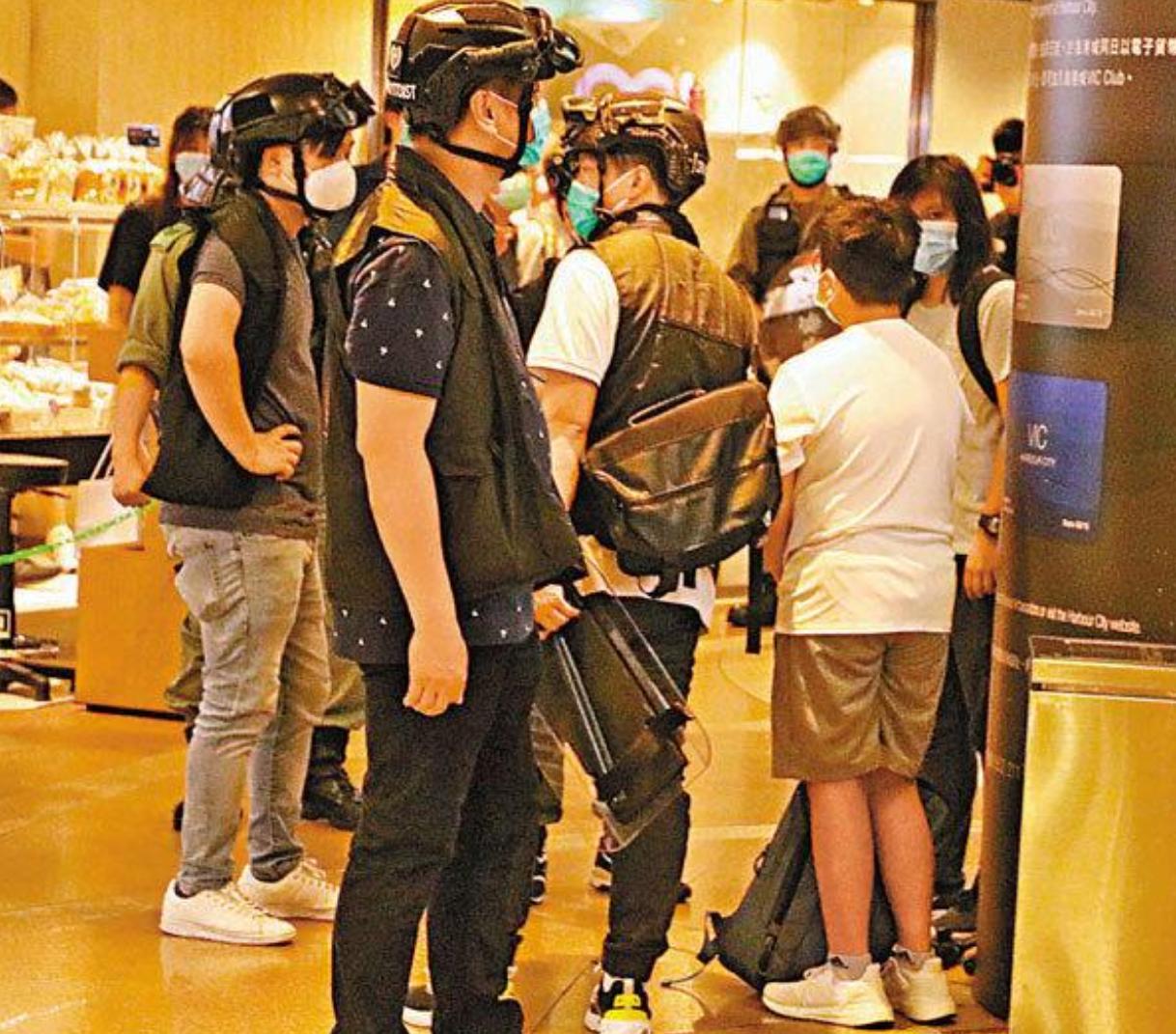 这下，“港独”的“羊皮”被香港警方拿下了