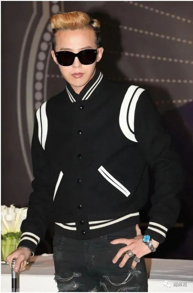 权志龙和jennie约会穿什么鞋,权志龙与jennie的穿搭