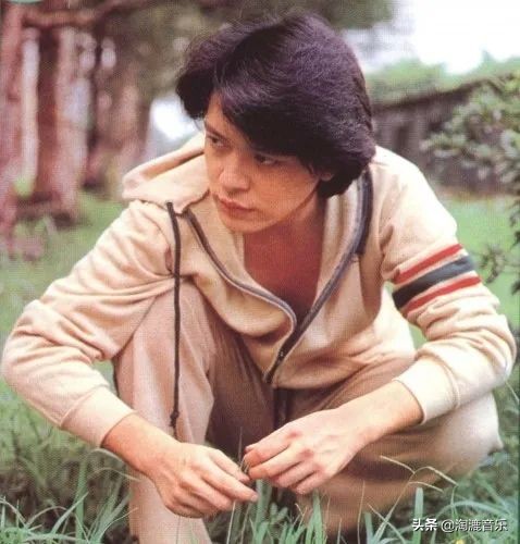 一百年前的歌，两档综艺翻唱几代歌手演绎，记录一段最难熬的时光