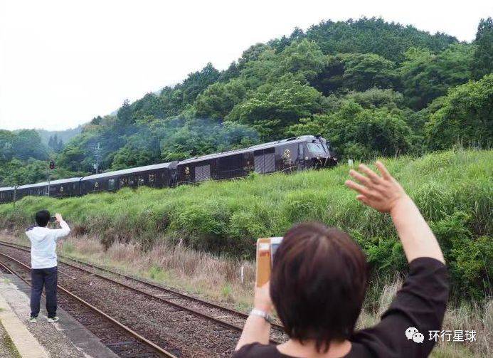 日本铁路边房子,日本铁路下的房子在哪里