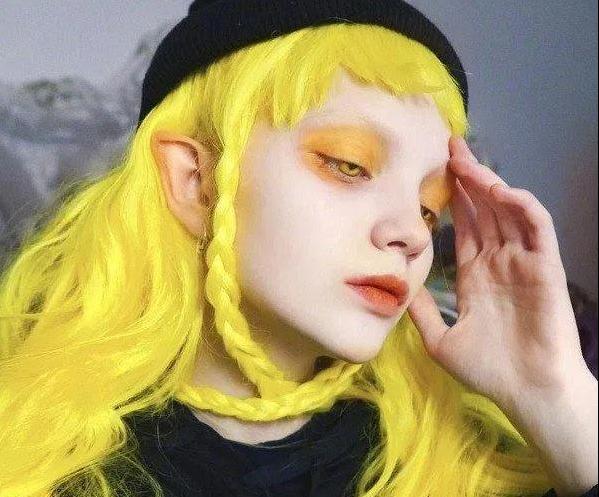 看完也想染发了，乌克兰少女Katie发色新奇，好惊艳