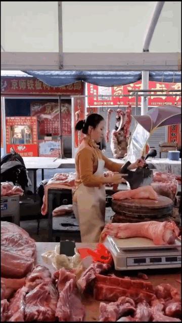 搞笑版的小萝莉,搞笑gif段子妹子你太皮了