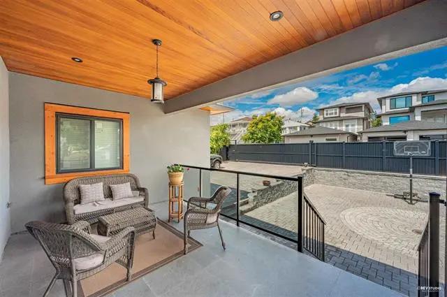 住在本拿比的理由，一个就够了