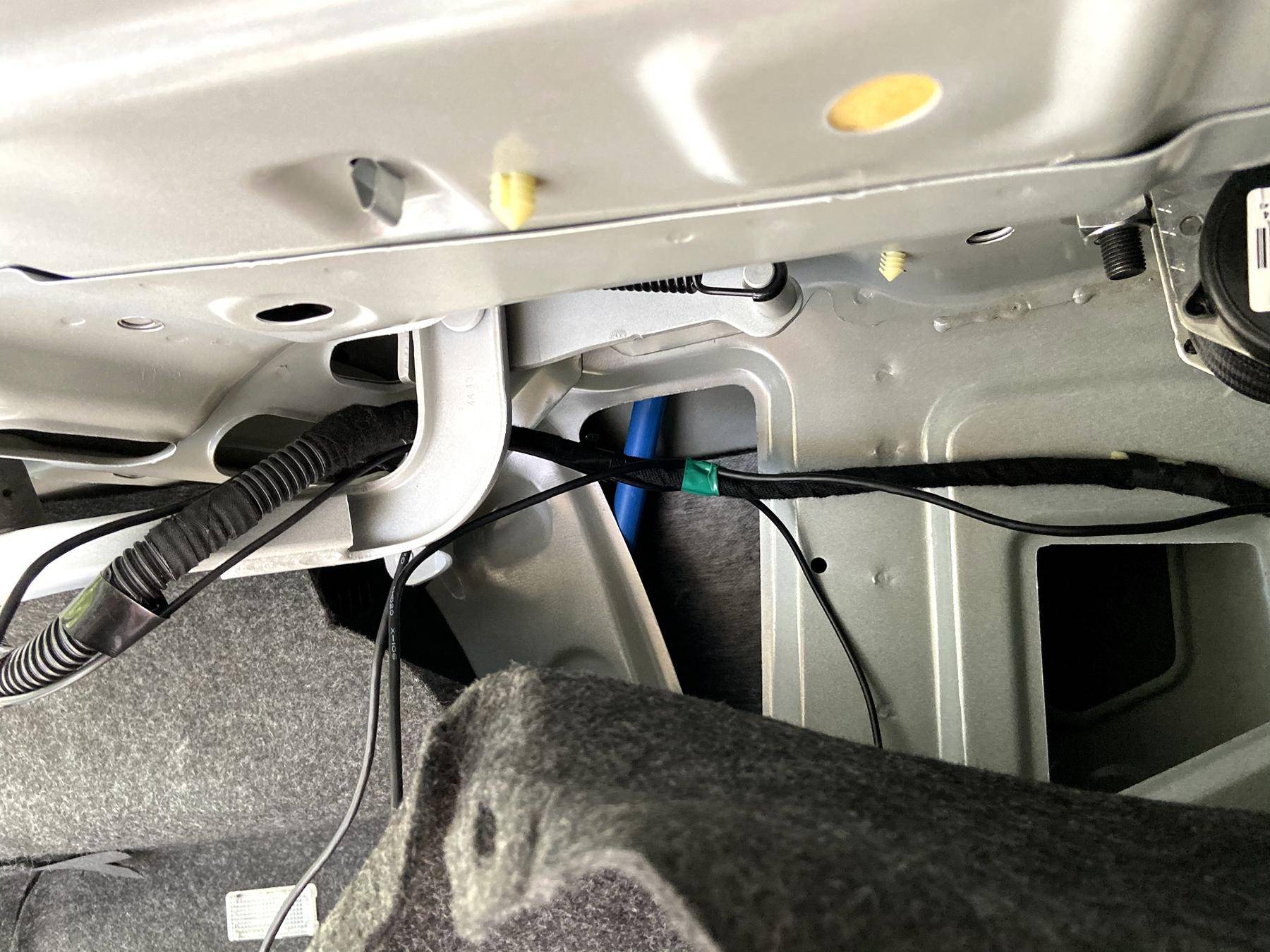 安装后视镜标准化操作,加装流媒体后视镜的安装操作方法