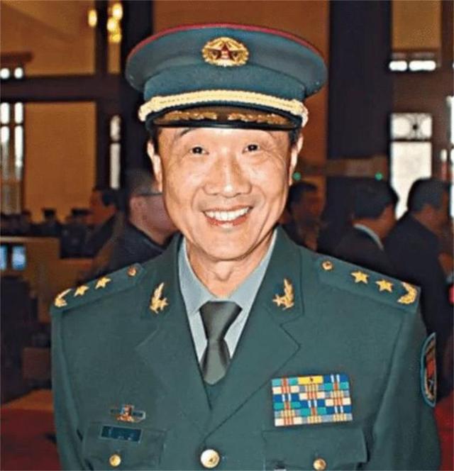 16岁上黄埔军校20岁成中将,他年仅29岁成为陆军中将