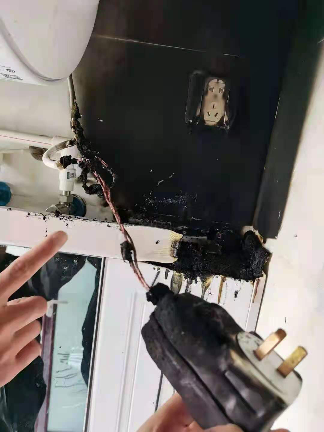 得罪安装师傅,电热水器烧坏了还能修好吗