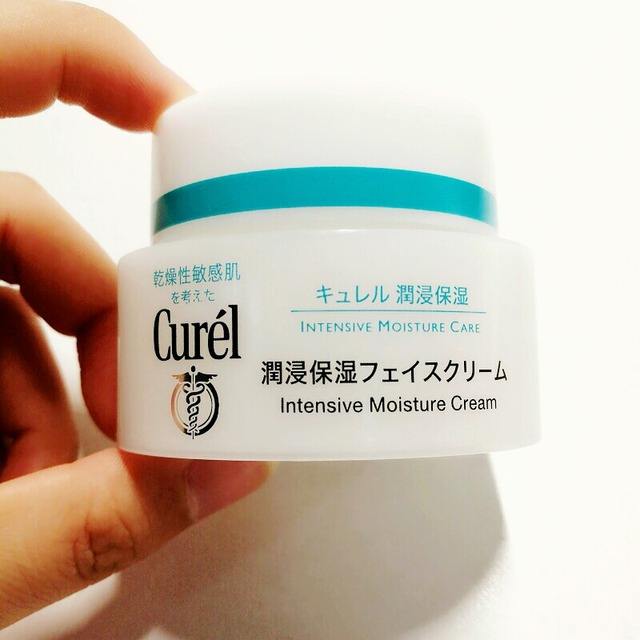 35岁干皮女性用什么品牌护肤品好,干皮色斑暗黄适合什么品牌护肤品