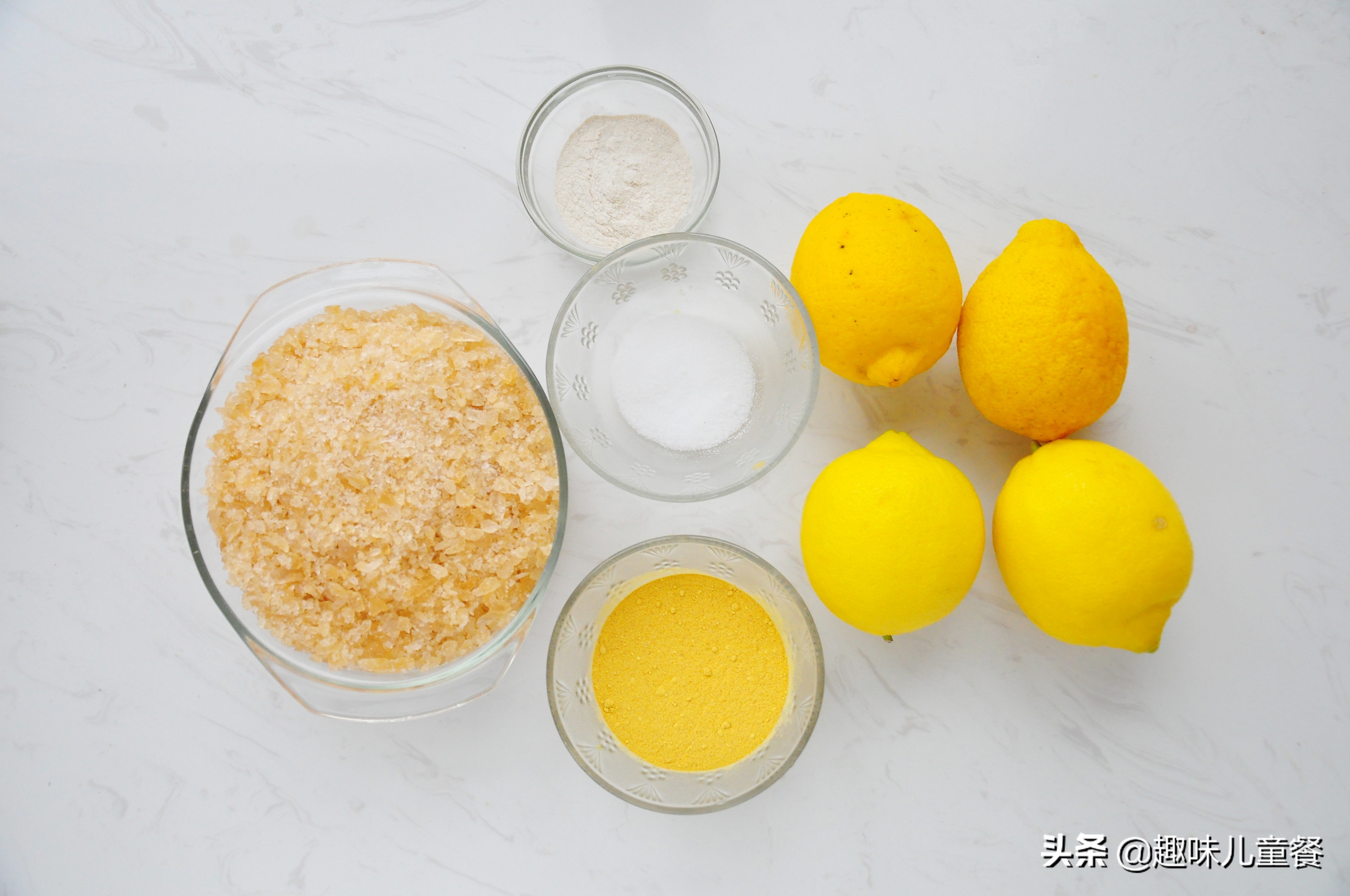 这种水果放电饭煲里煮一煮，嗓子痛和咳嗽都喝好了，成本才几块钱