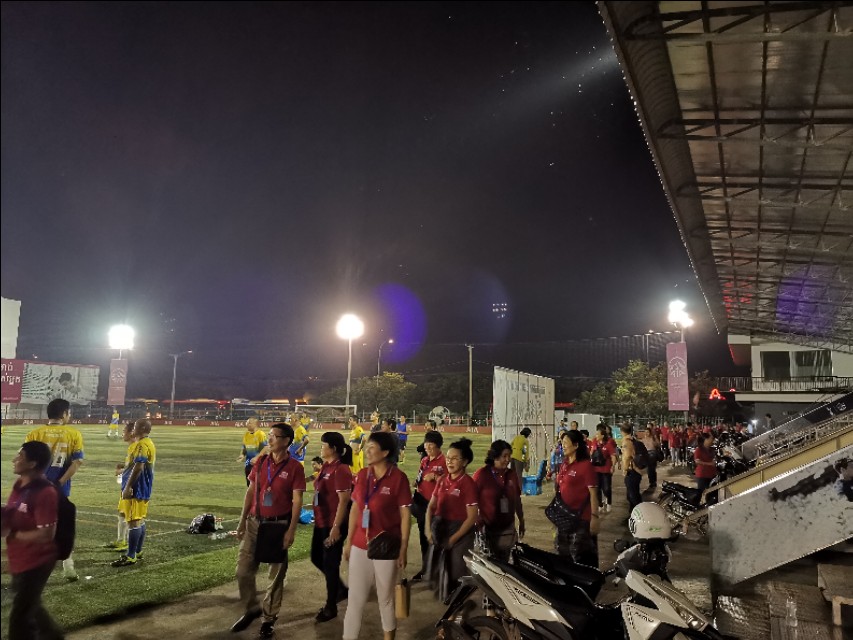 11月5日金边AIA球场中全华商足球队VS柬埔寨国防队！