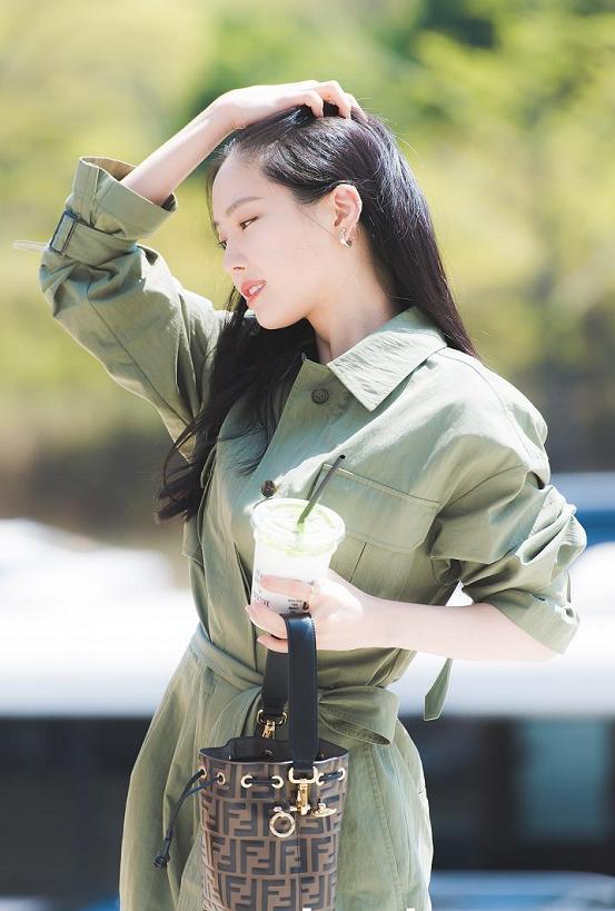 孙娜恩夏天穿搭,孙娜恩穿白衣