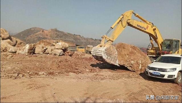 有人要给我投资我应不应该接受,有人要买我家耕地违法吗