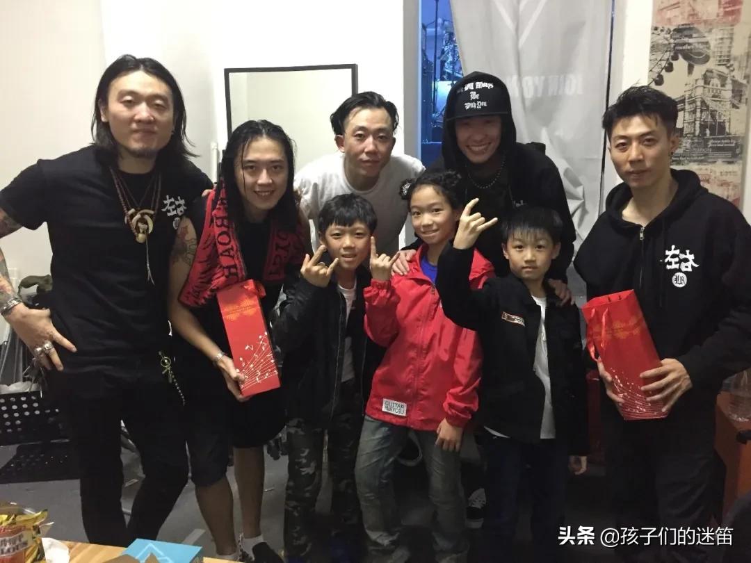 和自己偶像合作是种什么样的体验,当偶像的真实感受