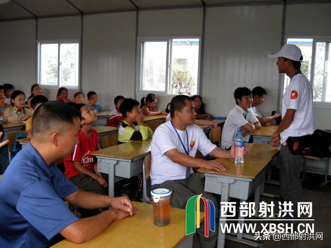 2008年汶川地震记者现场报道,2008年汶川地震伤感视频