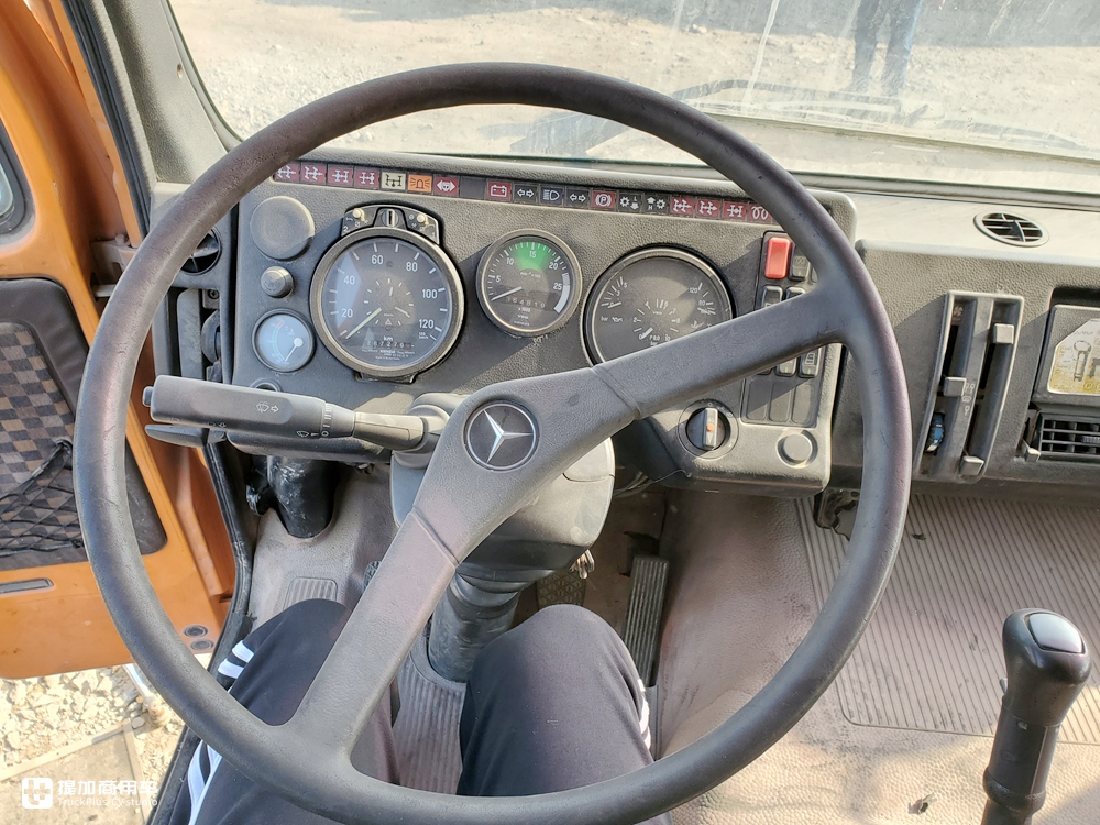 当年国家建设的主力军，排量达惊人的18升，实拍奔驰NG4850大件车