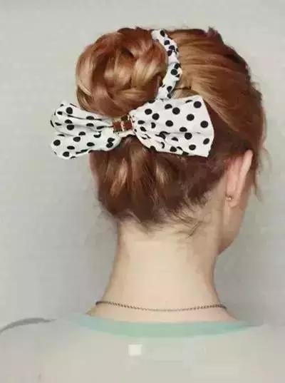 穿裙子就扎这三种发型,穿裙子头发就这样盘气质高级