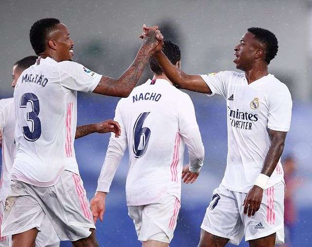 内马尔助攻帕奎塔连场破门,帕奎塔接内马尔传球破门