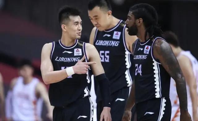 辽宁男篮战胜青岛换帅后首场新闻,辽宁换帅贺天举