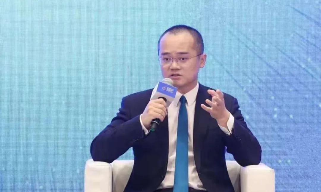 王兴、李毅、中国足球：不惑之年的疑惑