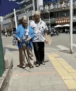 玩抖音的都是一些什么女人,现在玩抖音的女孩子