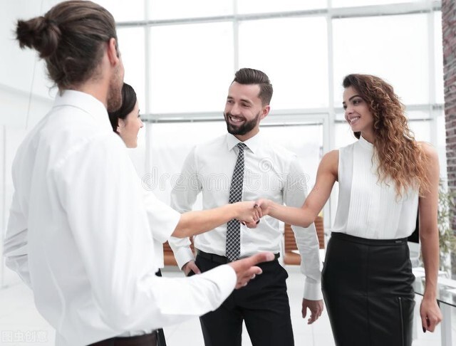 领导看不惯你会有怎么样的表现,领导看不惯某个人会怎样