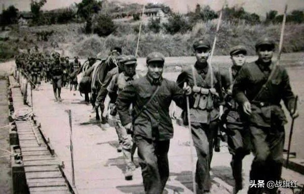 对越反击出征敬酒,对越反击参战老兵开车