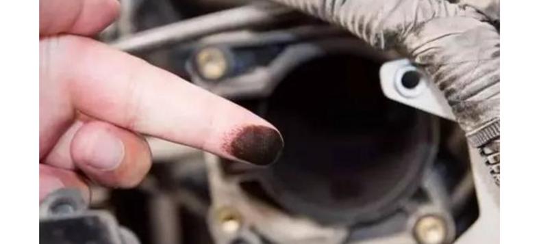 节气门车上清洗还是拆下来清洗,节气门可以用手纸擦吗