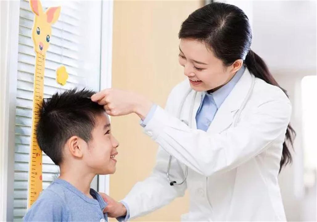 小学男孩身高标准是多少正常,2021男童身高标准表新版