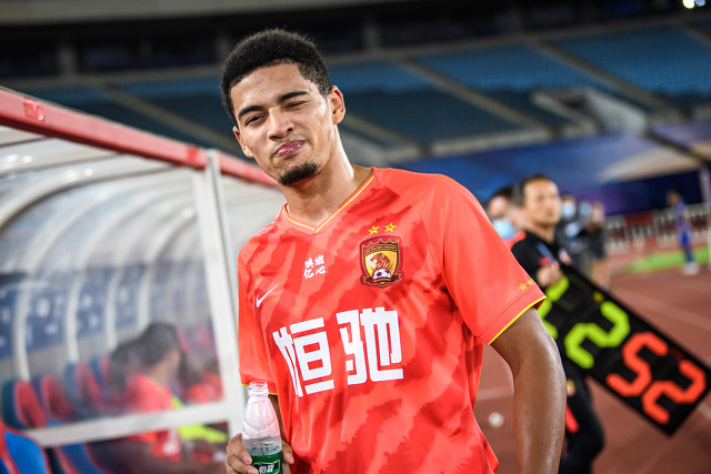 广州恒大外援保利尼奥打什么位置,恒大巴西外援保利尼奥