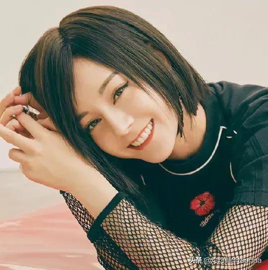 迪丽热巴短发新造型曝光,迪丽热巴剪齐耳短发过程