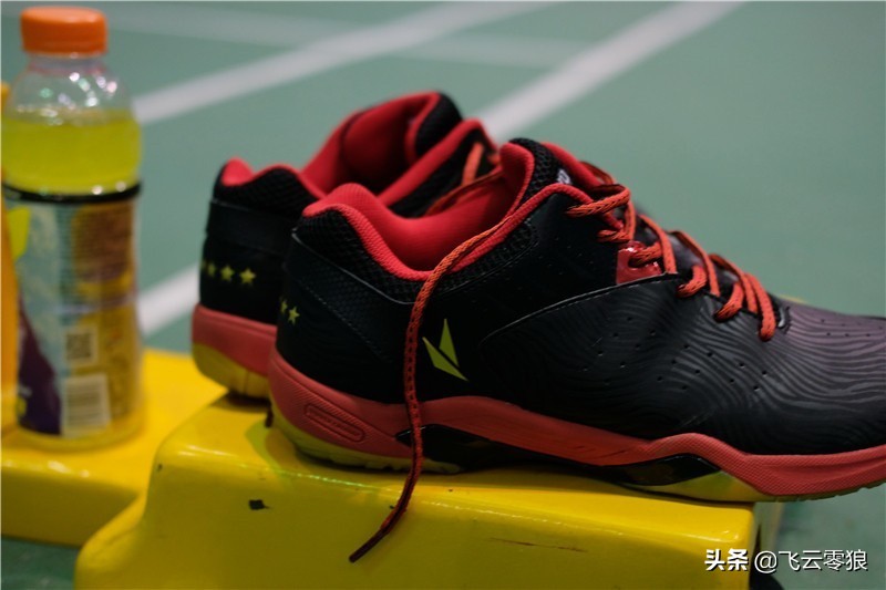中羽高评分的羽毛球鞋,羽毛球鞋初学者推荐评测
