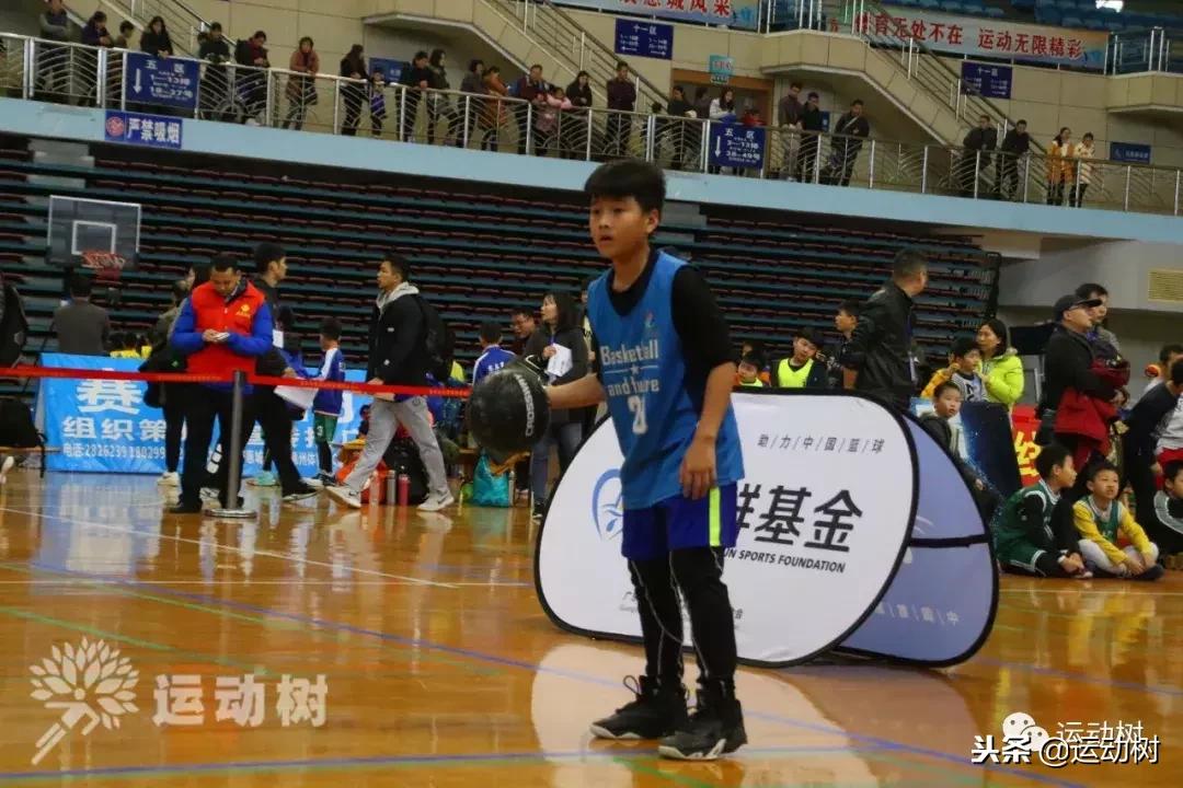 中国篮球名宿走进学校,中国篮球名宿26分