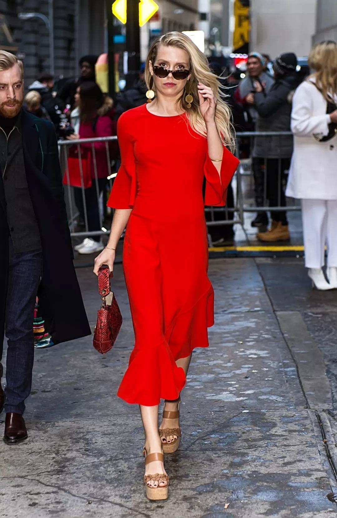 夏日就穿糖果色连衣裙，贼靓，回头率200%