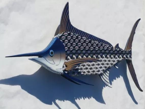 用啤酒的瓶盖怎么做成玩具,六个瓶盖可以做什么手工玩具