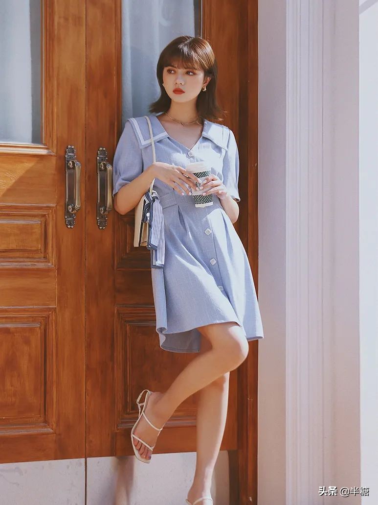 韩剧女主的穿搭连衣裙,韩剧女主穿条纹衬衫