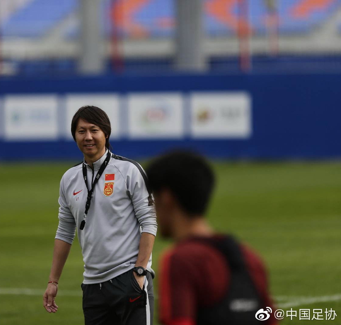 洋帅接班里皮希望不大，中国足协倾向土帅，李铁并非第一顺位